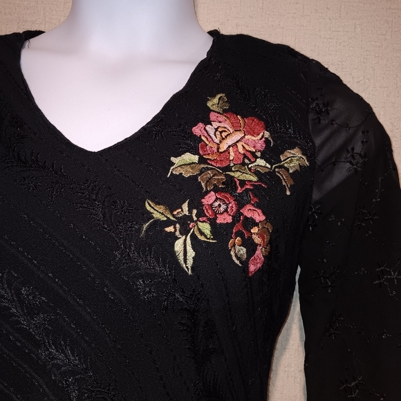 Vintage 90s Spencer Alexis Chic Black Floral Embroidered Blouse Size 6 - Picture 2 of 4